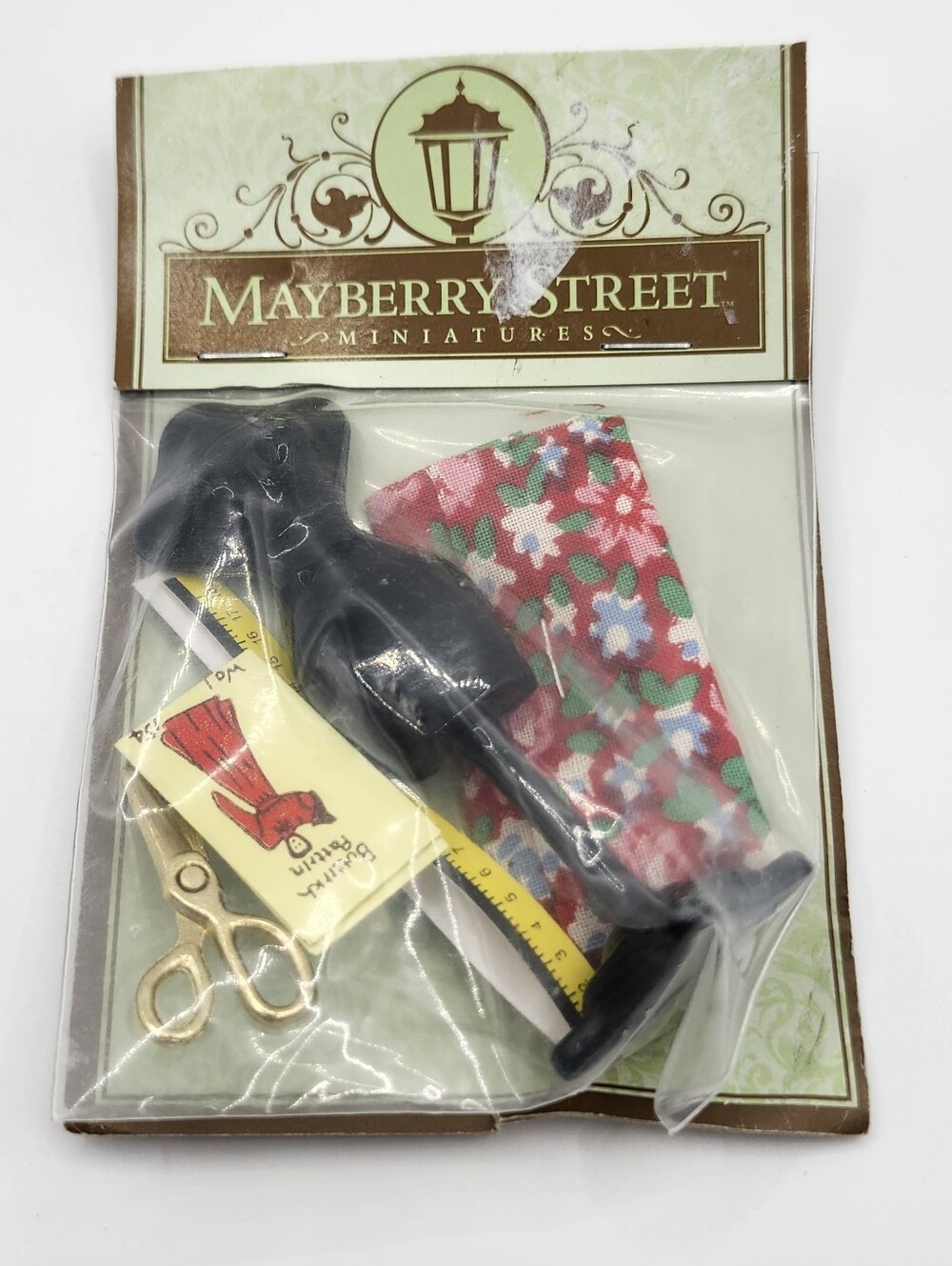 Mayberry Street Sewing Accessories Dress Form 1:12 Scale Dollhouse Miniature
